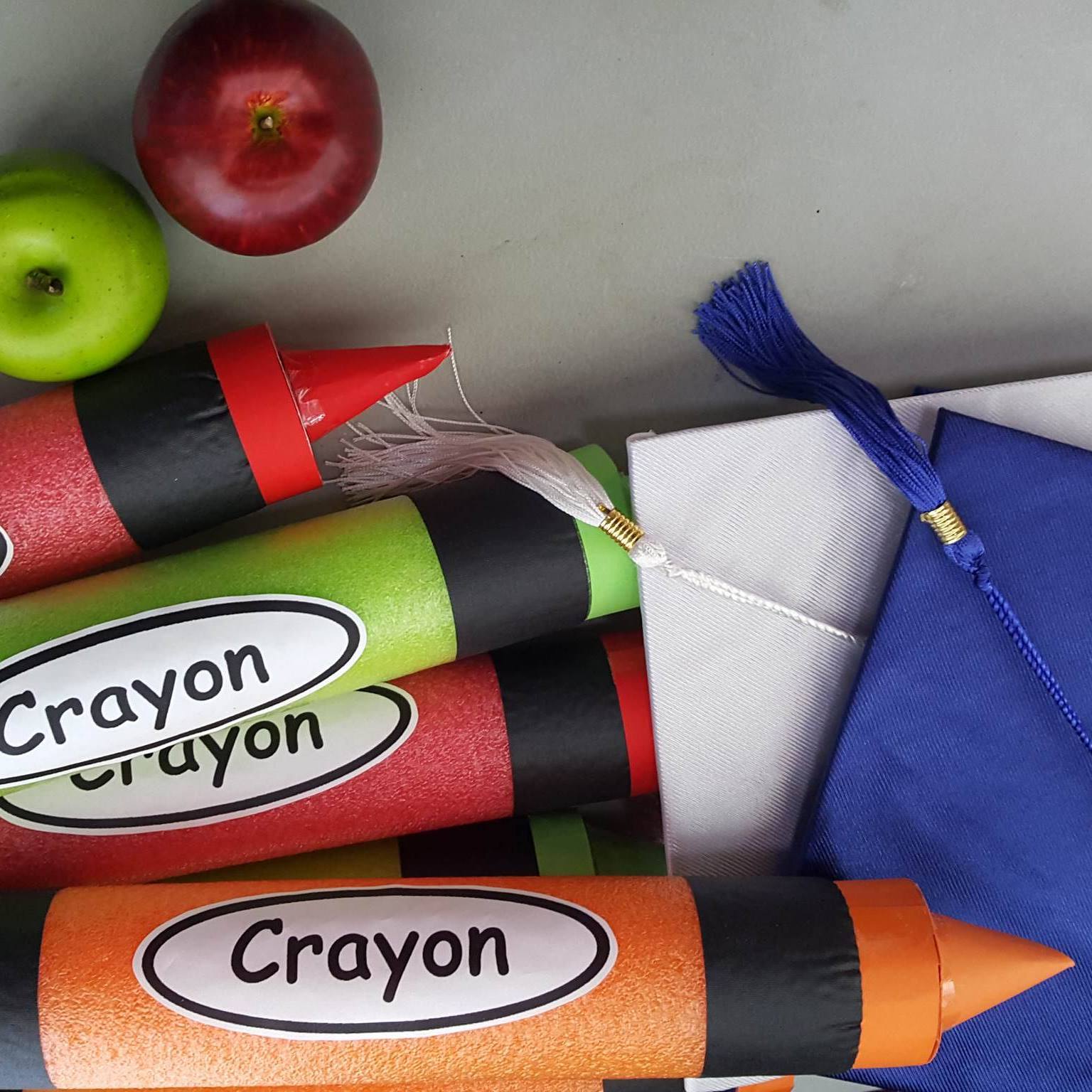 Grad crayons